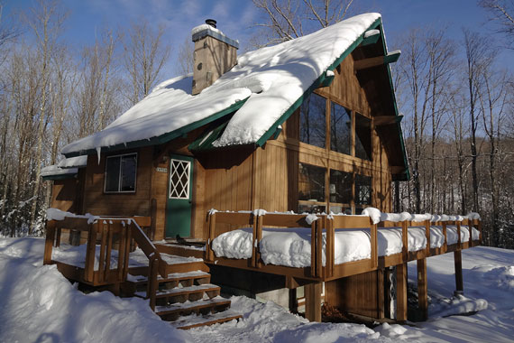 Ski Big Powderhorn Michigan Indianhead Blackjack lodging rental cabin chalet house rent